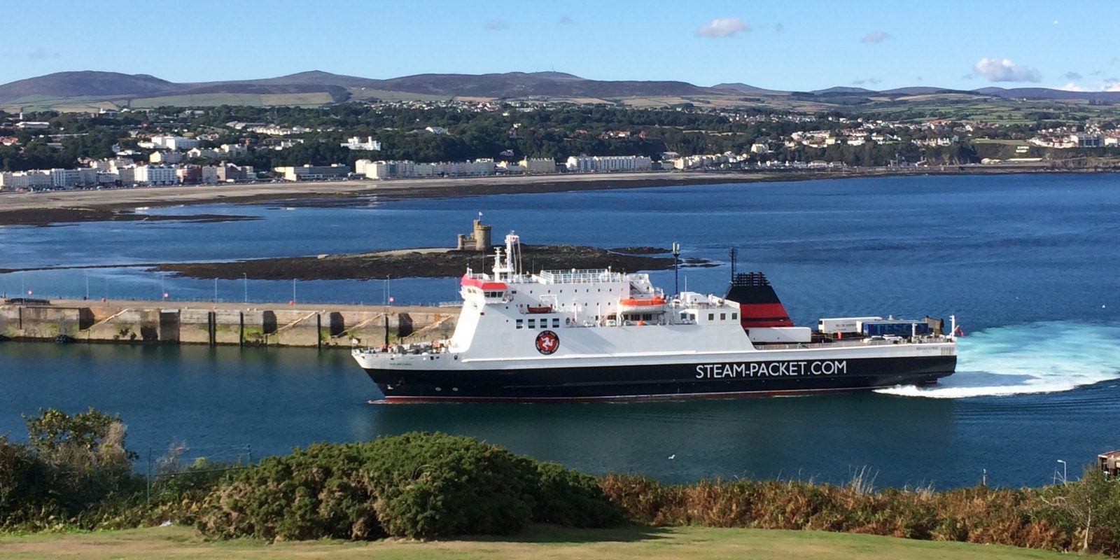 Ben-my-Chree arriving at Douglas Bay on a sunny day